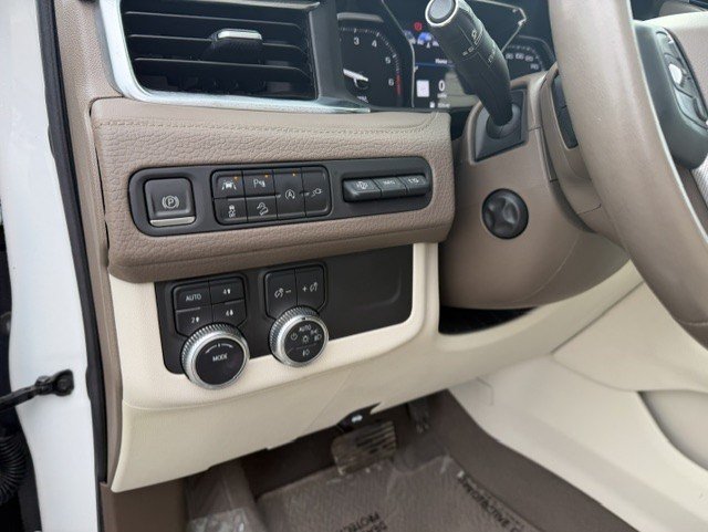Used 2021 GMC Yukon Denali w/ Denali Premium Package AWD/4WD image 14