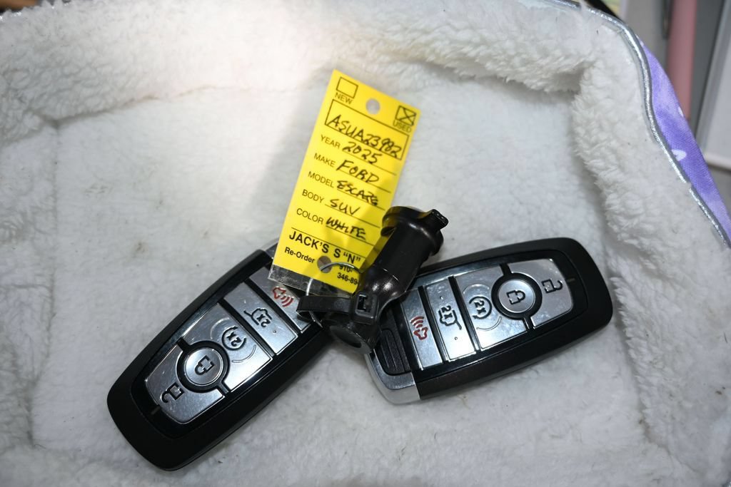 Certified 2025 Ford Escape Active w/ Cold Weather Package AWD/4WD image 22