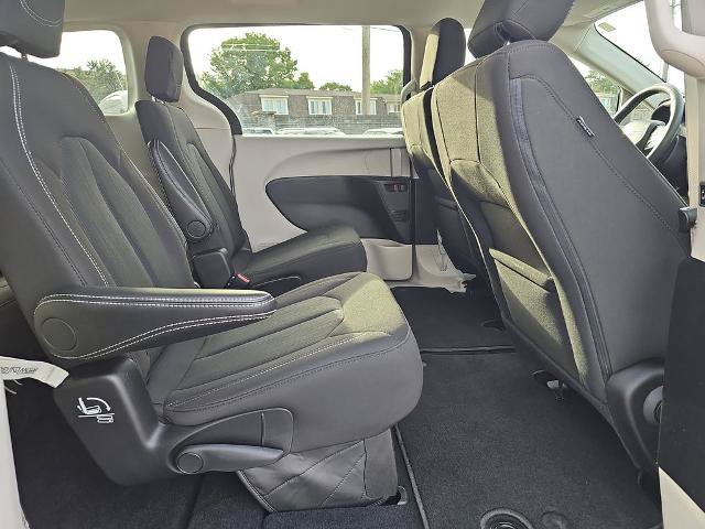 Used 2024 Chrysler Voyager LX FWD image 11