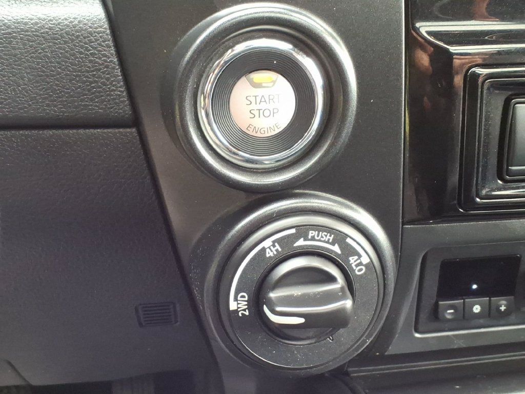 Used 2021 Nissan Titan PRO-4X w/ Pro-4x Convenience Package AWD/4WD image 29