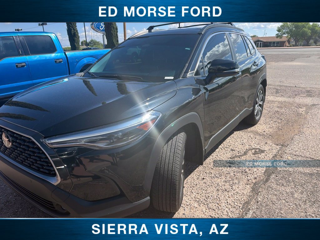 Used 2025 Toyota Corolla Cross XLE AWD/4WD image 1