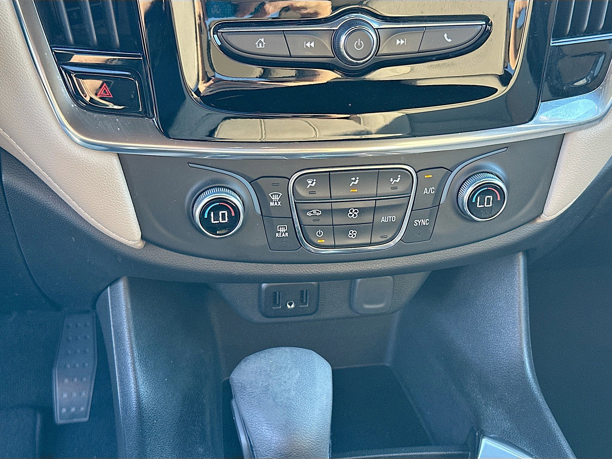 Used 2023 Chevrolet Traverse LS w/ Midnight/Sport Edition image 15