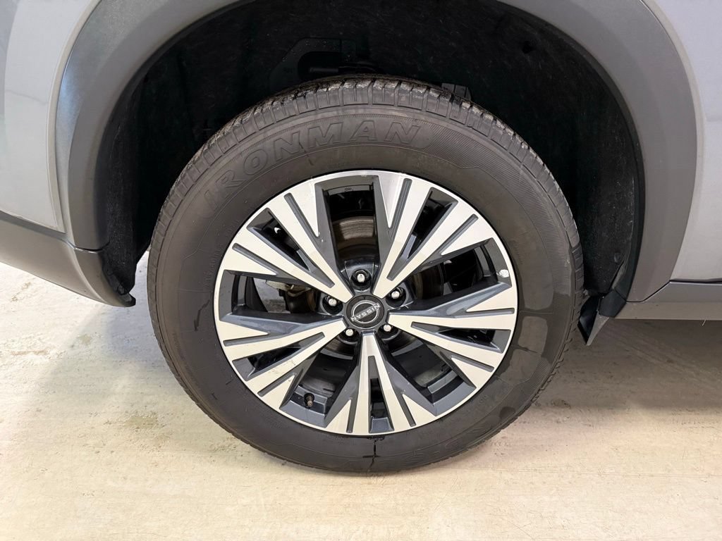Used 2023 Nissan Rogue SV AWD/4WD image 11