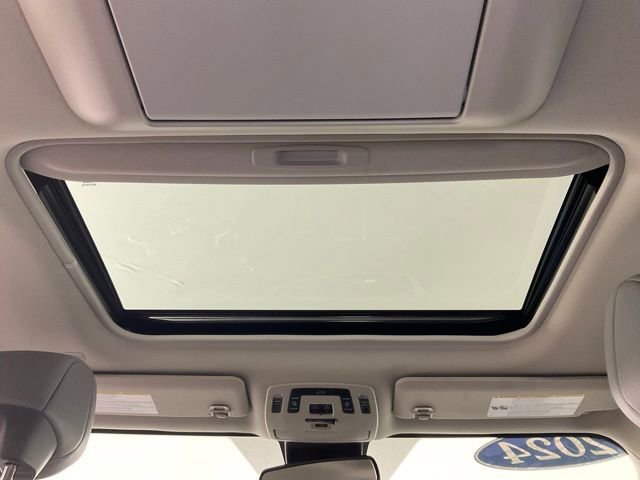 Used 2024 Toyota Sienna XLE image 18