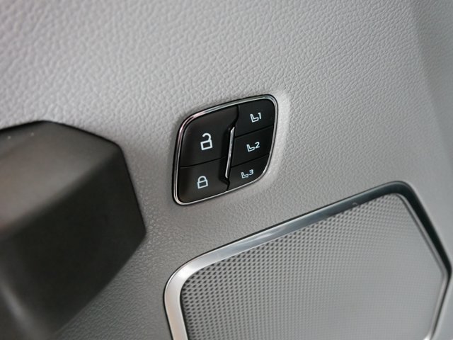 Certified 2022 Ford F350 Limited AWD/4WD image 15