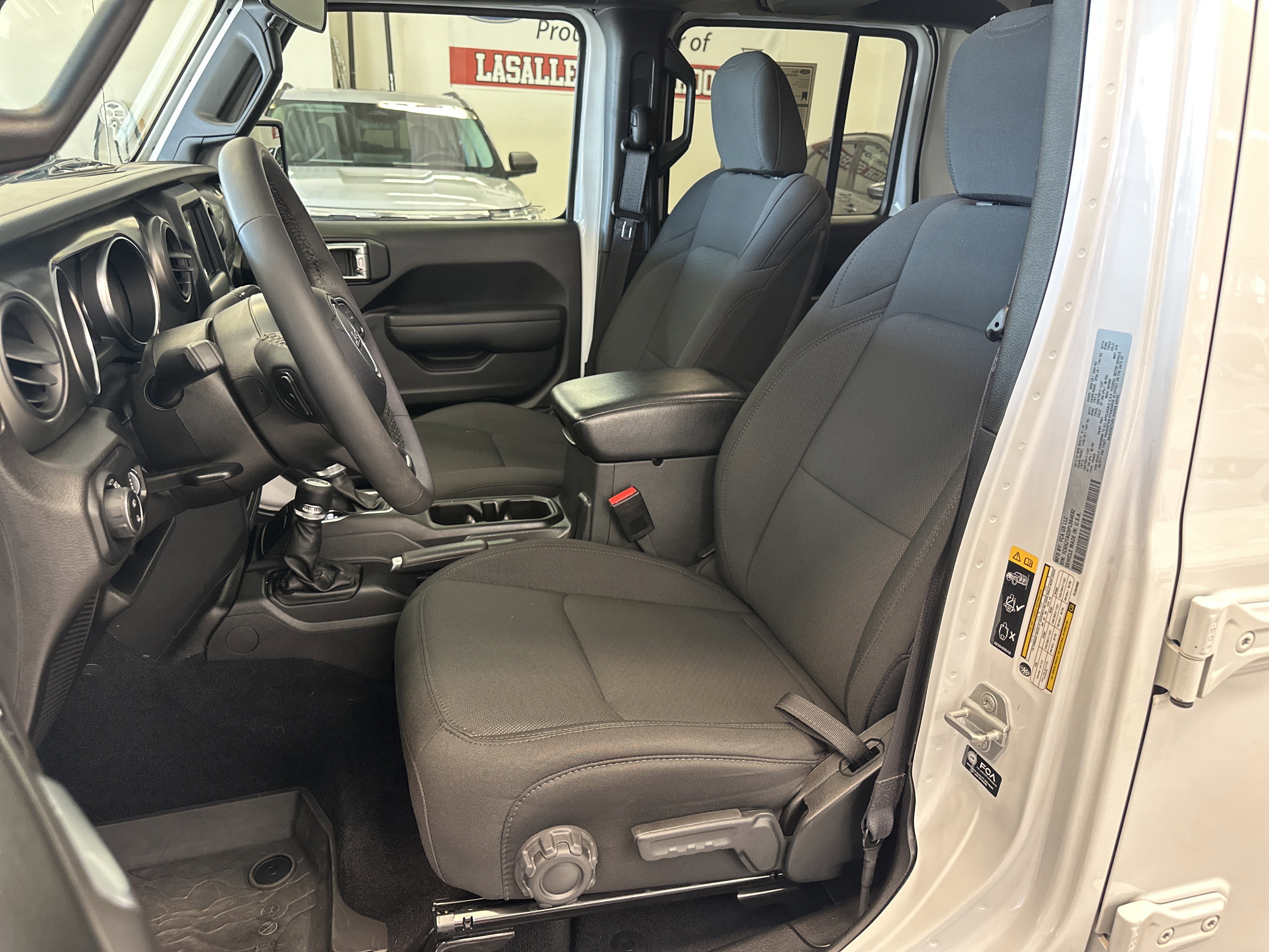 Used 2023 Jeep Gladiator Sport image 13