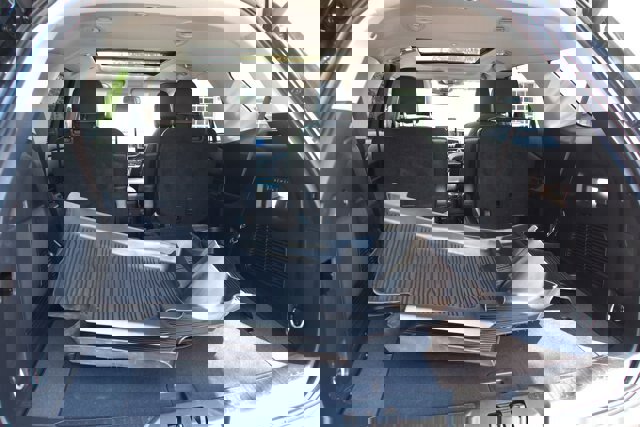 Certified 2023 Ford Explorer Limited w/ Hybrid Equipment Group 310A image 18