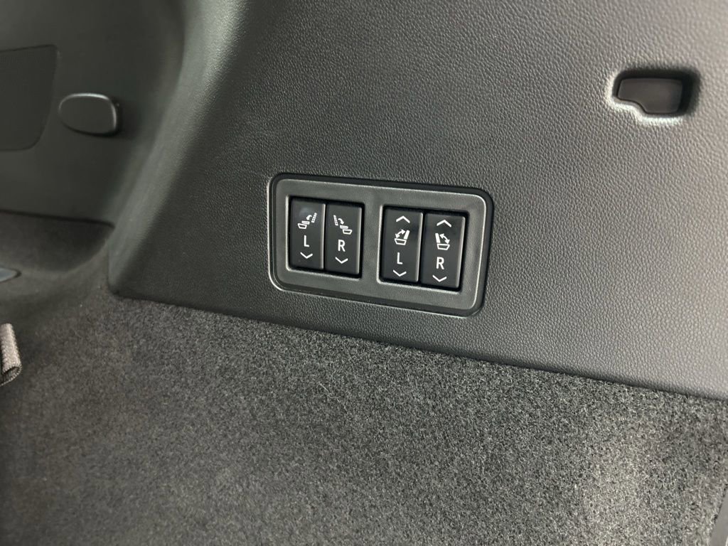 Used 2024 Cadillac XT6 Premium Luxury w/ Platinum Package image 33