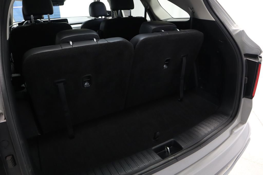 Used 2023 Kia Sorento SX image 19