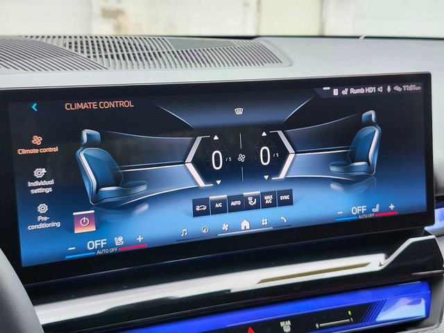 Used 2024 BMW 540i xDrive w/ Premium Package image 21