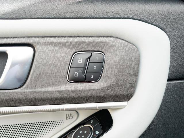 Certified 2025 Ford Explorer Platinum w/ Ultimate Package image 18