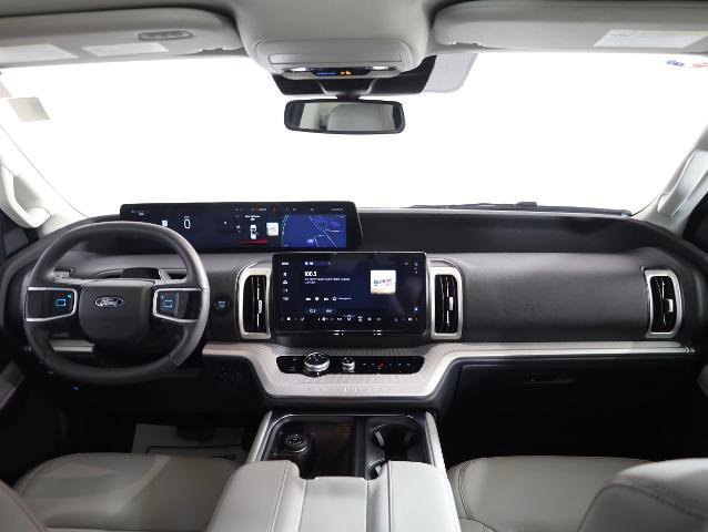 Certified 2025 Ford Expedition Active image 13