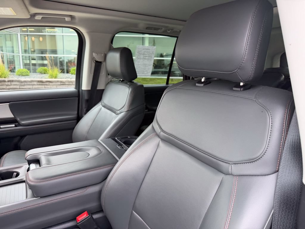 Certified 2025 Ford Expedition Active AWD/4WD image 10