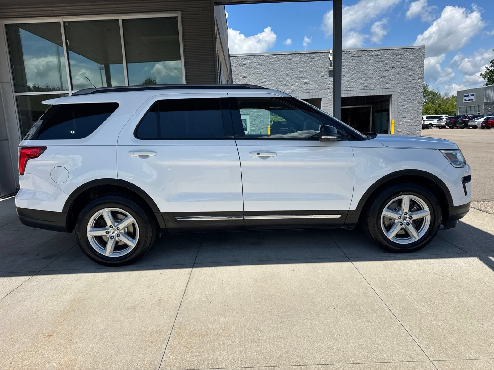 Certified 2018 Ford Explorer XLT w/ Equipment Group 202A FWD image 9