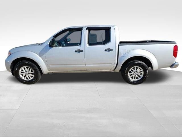 Used 2019 Nissan Frontier SV image 2