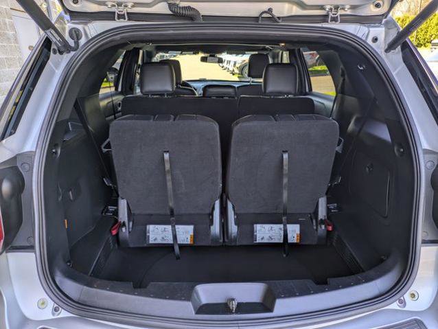 Certified 2018 Ford Explorer XLT w/ Equipment Group 202A AWD/4WD image 34