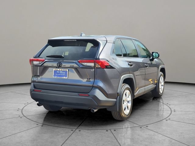 Used 2024 Toyota RAV4 LE AWD/4WD image 11
