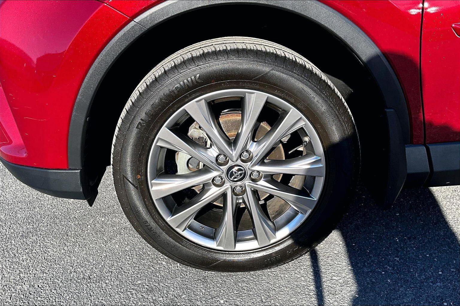 Used 2018 Toyota RAV4 Limited image 8