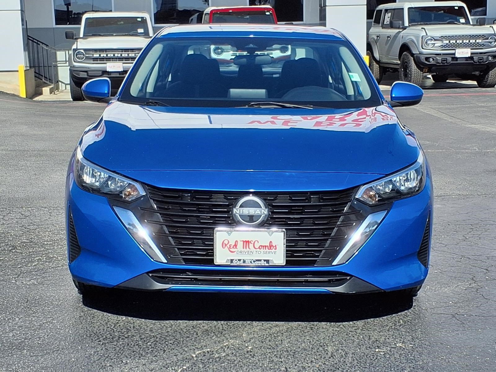 Used 2025 Nissan Sentra SV FWD image 2