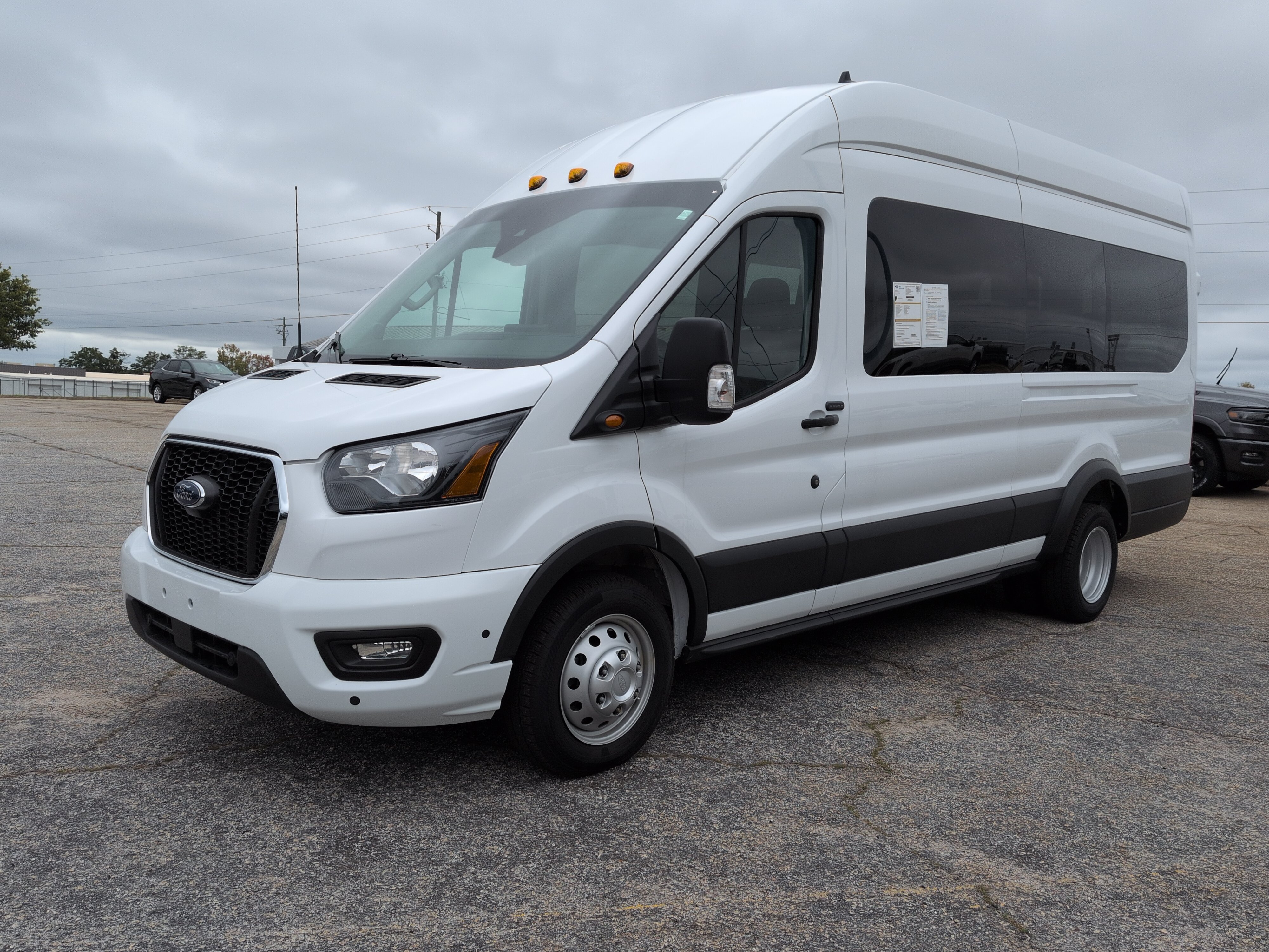 Certified 2025 Ford Transit 350 XLT RWD image 6
