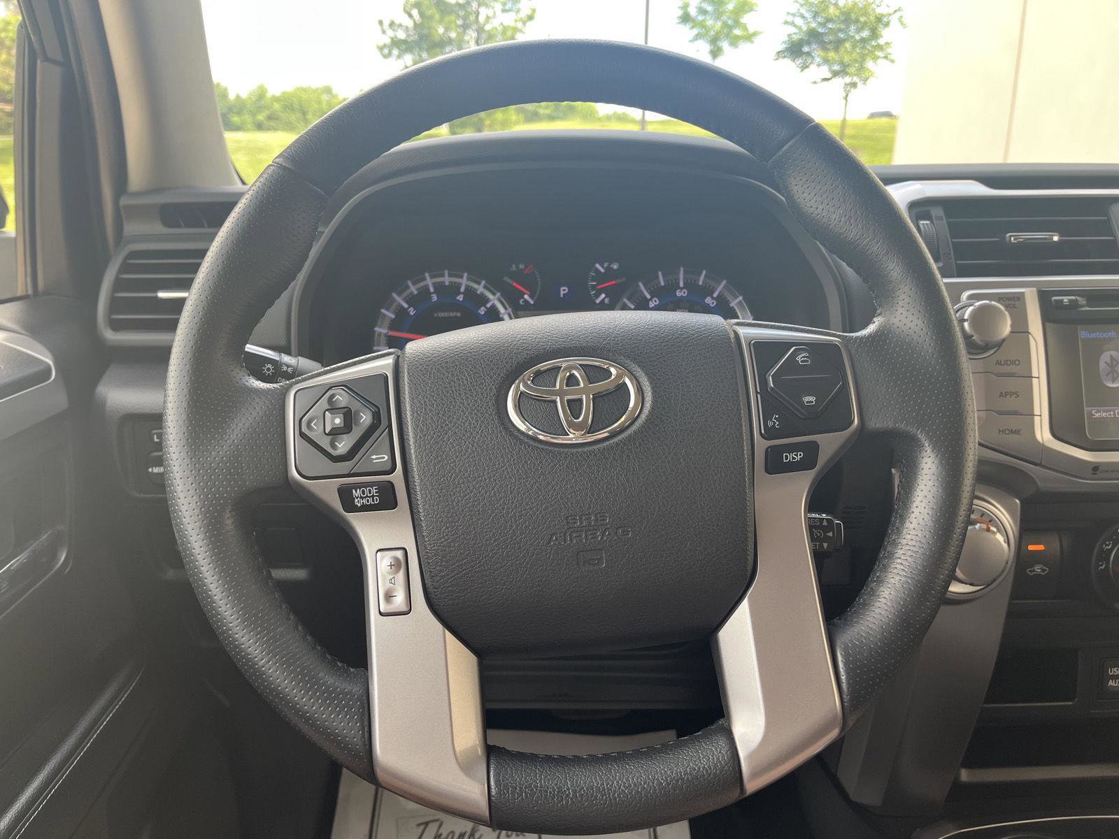 Used 2018 Toyota 4Runner SR5 AWD/4WD image 21