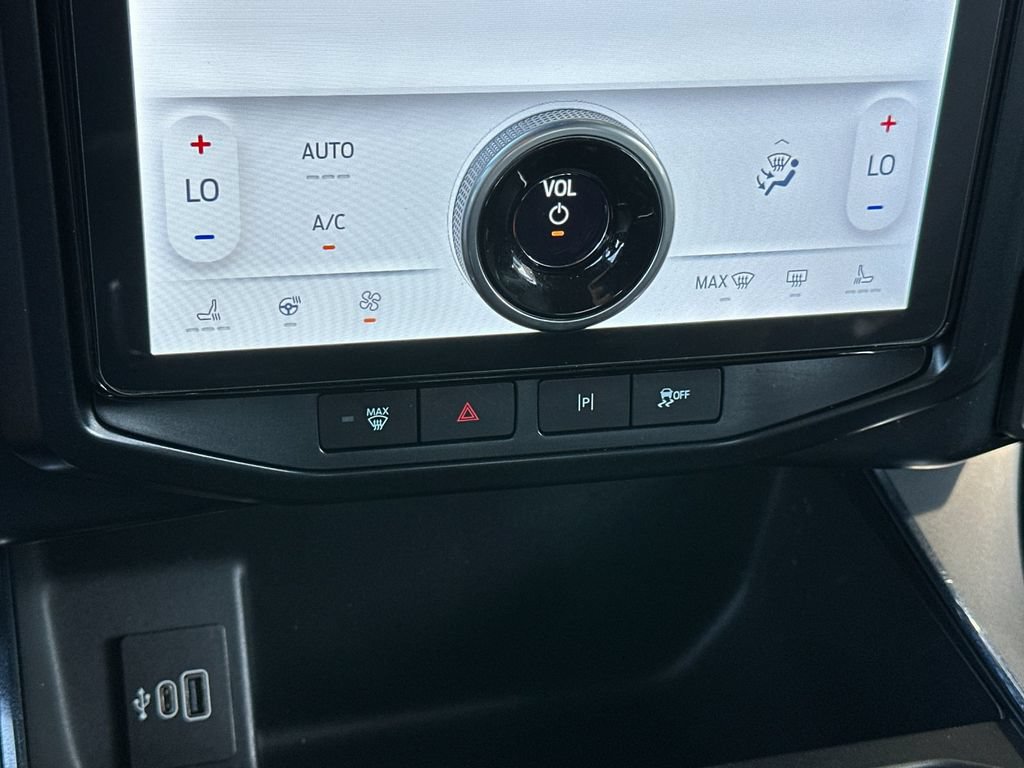 Certified 2025 Ford F150 Lightning Flash AWD/4WD image 19