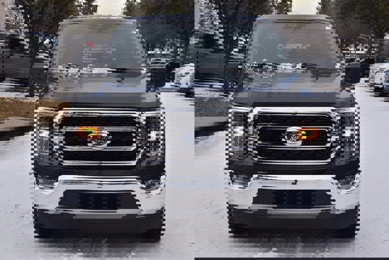 Certified 2021 Ford F150 XLT w/ Equipment Group 302A High image 3