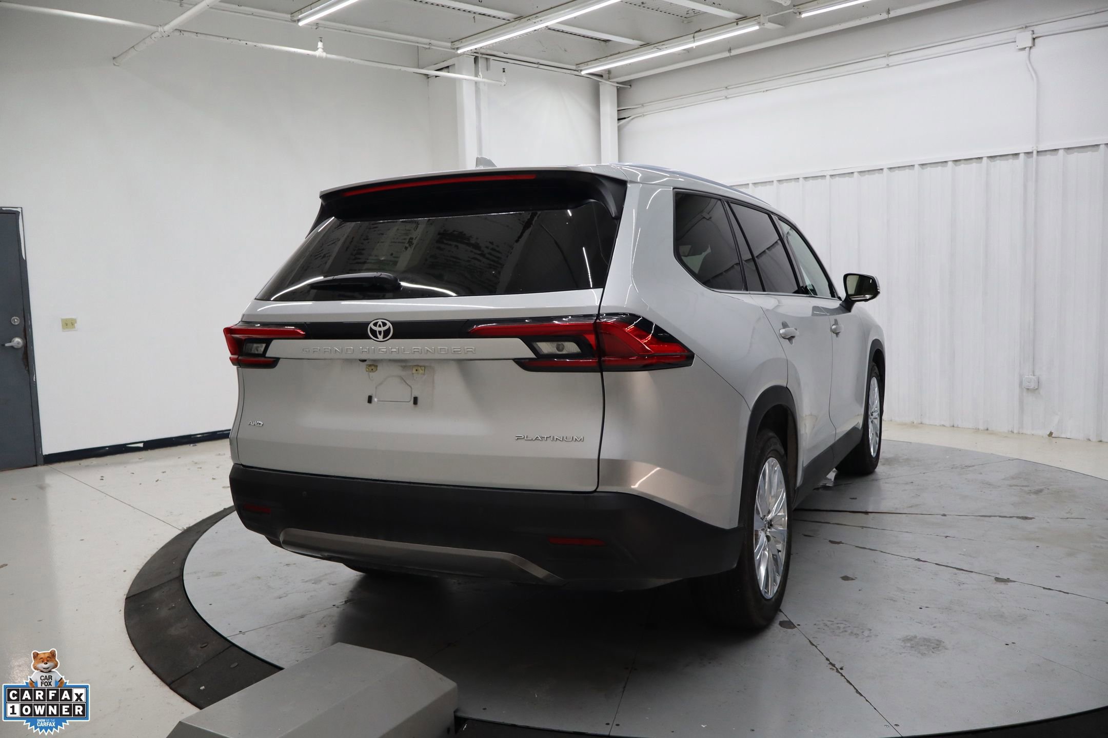 Used 2024 Toyota Grand Highlander Platinum image 5