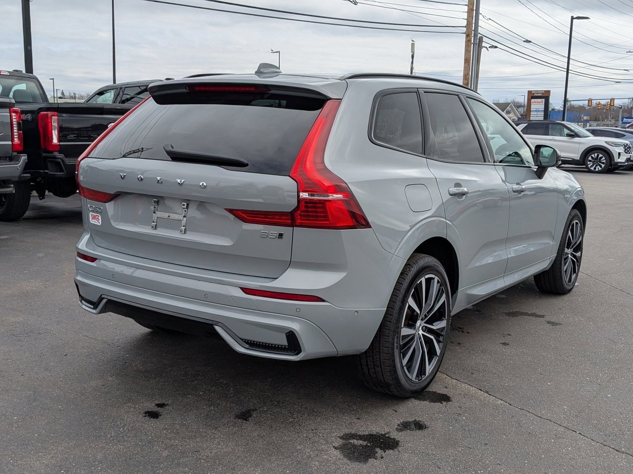 Used 2024 Volvo XC60 B5 Plus image 5
