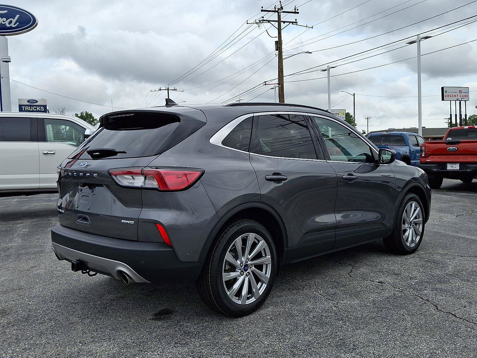 Certified 2022 Ford Escape Titanium w/ Titanium Elite Package AWD/4WD image 6