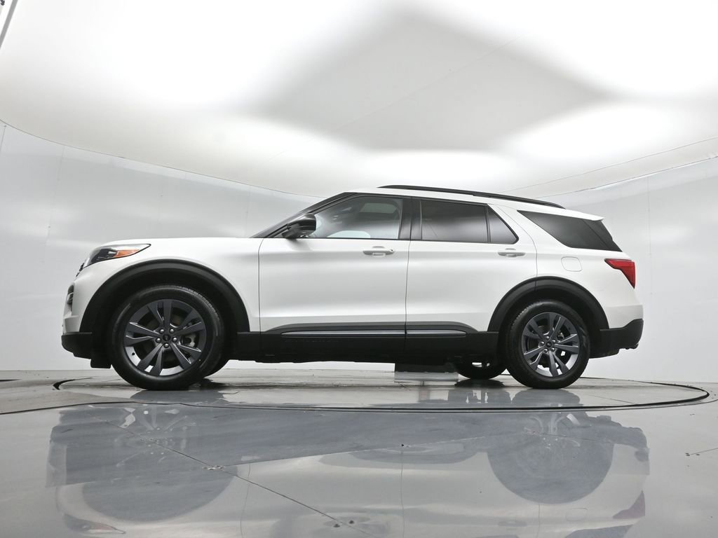 Certified 2023 Ford Explorer XLT w/ Equipment Group 202A image 27