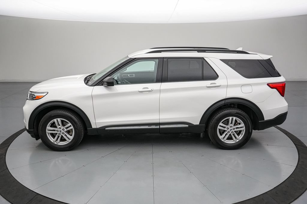 Certified 2024 Ford Explorer XLT w/ Equipment Group 202A AWD/4WD image 7