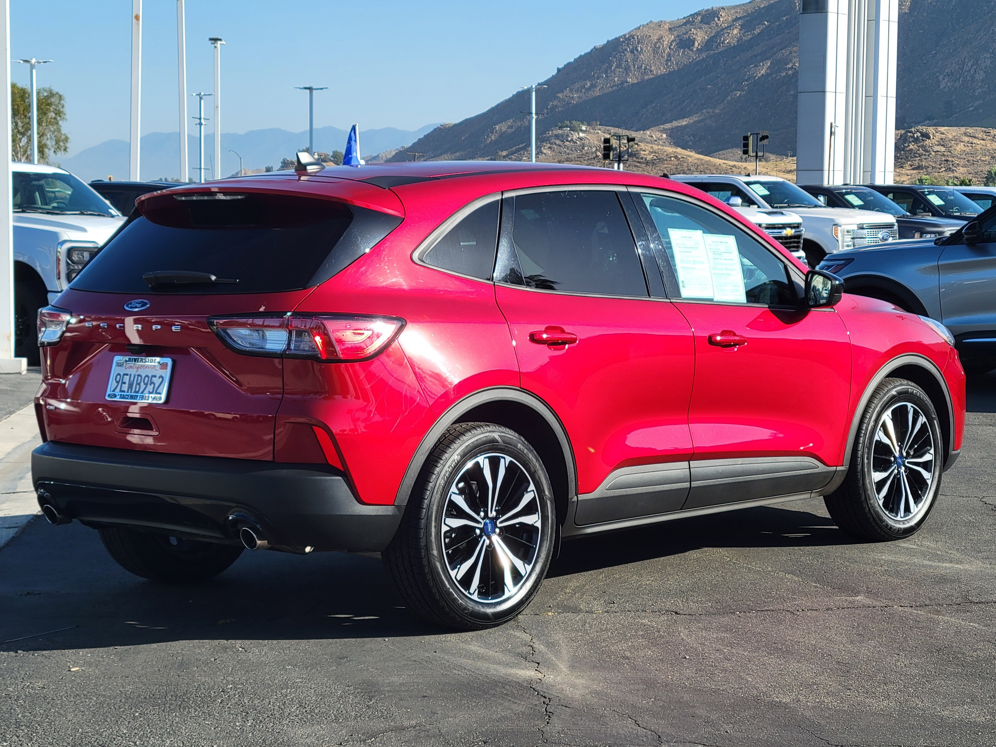 Certified 2022 Ford Escape SE w/ SE Sport Appearance Package FWD image 2