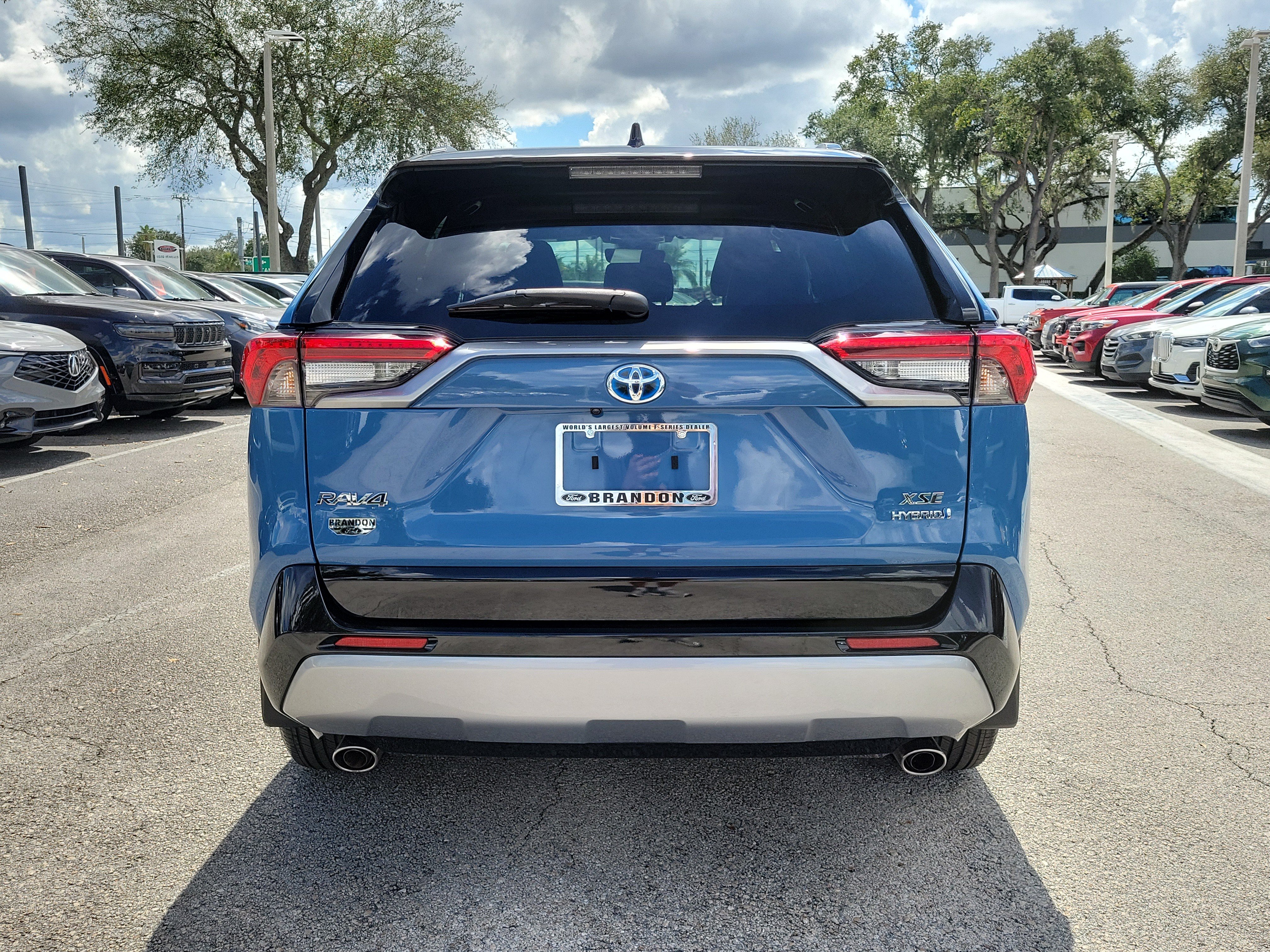 Used 2024 Toyota RAV4 XSE AWD/4WD image 8