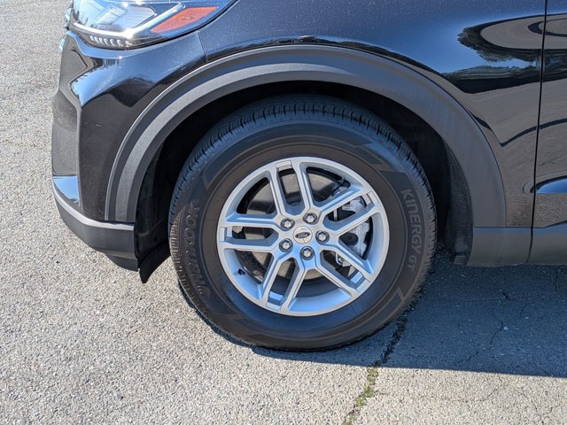 Certified 2025 Ford Explorer Active w/ Active Comfort Package image 11