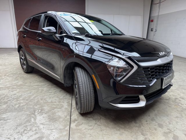 Used 2023 Kia Sportage LX image 7