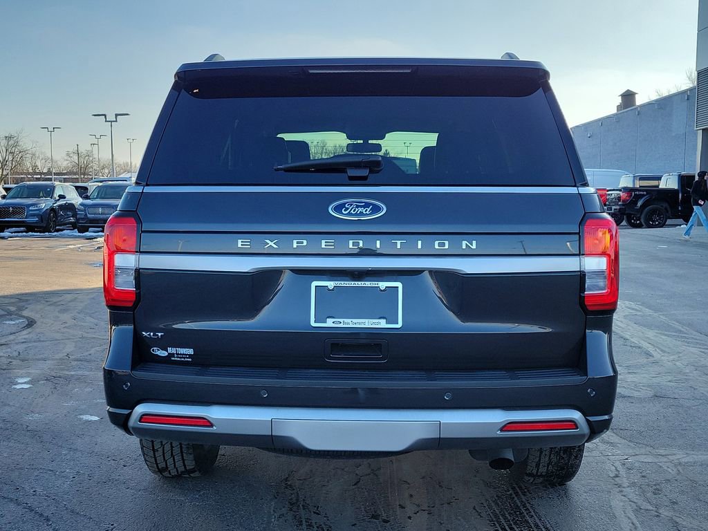 Certified 2022 Ford Expedition XLT image 5