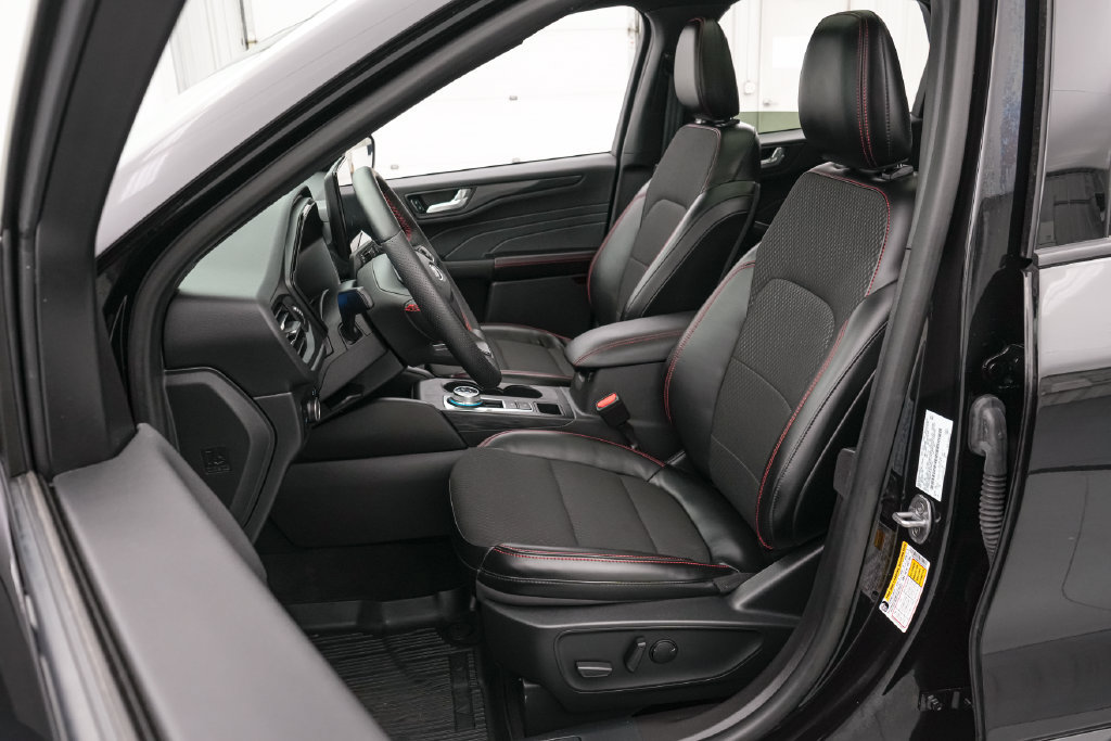 Certified 2024 Ford Escape ST-Line w/ Tech Pack #1 AWD/4WD image 12
