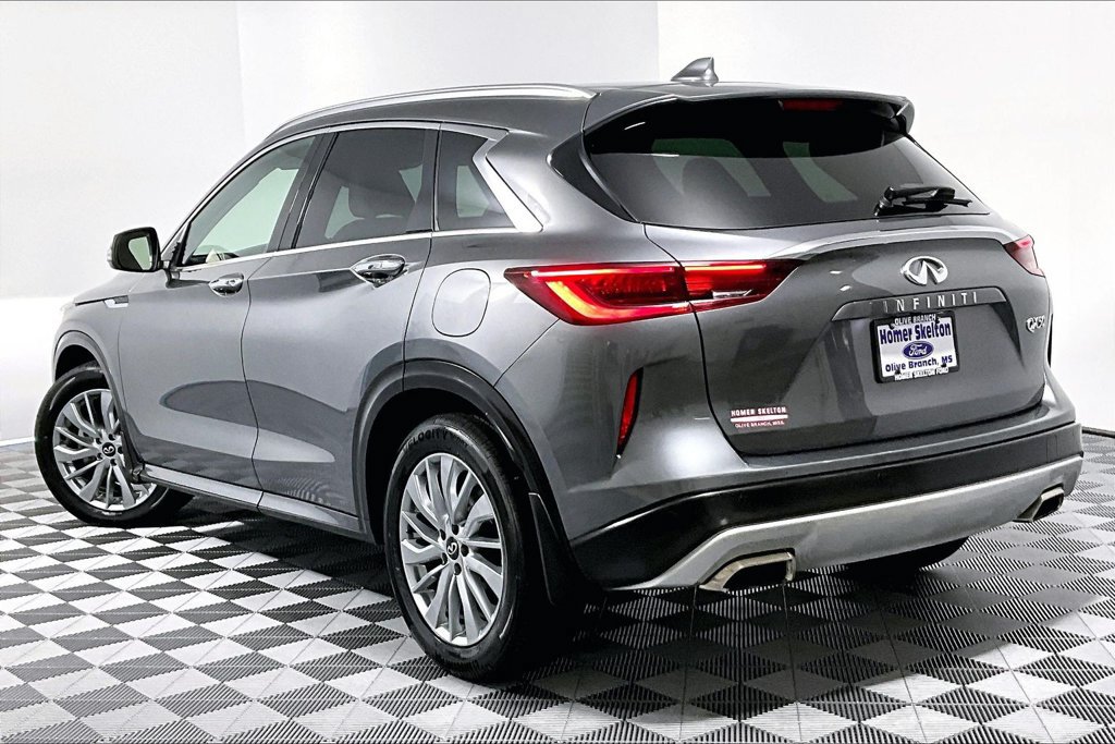 Used 2023 INFINITI QX50 Luxe w/ Cargo Package FWD image 11