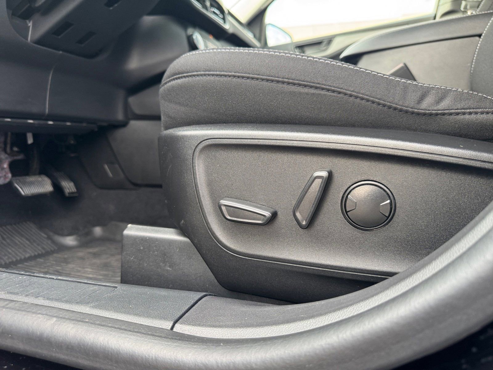 Certified 2023 Ford Escape Active image 18