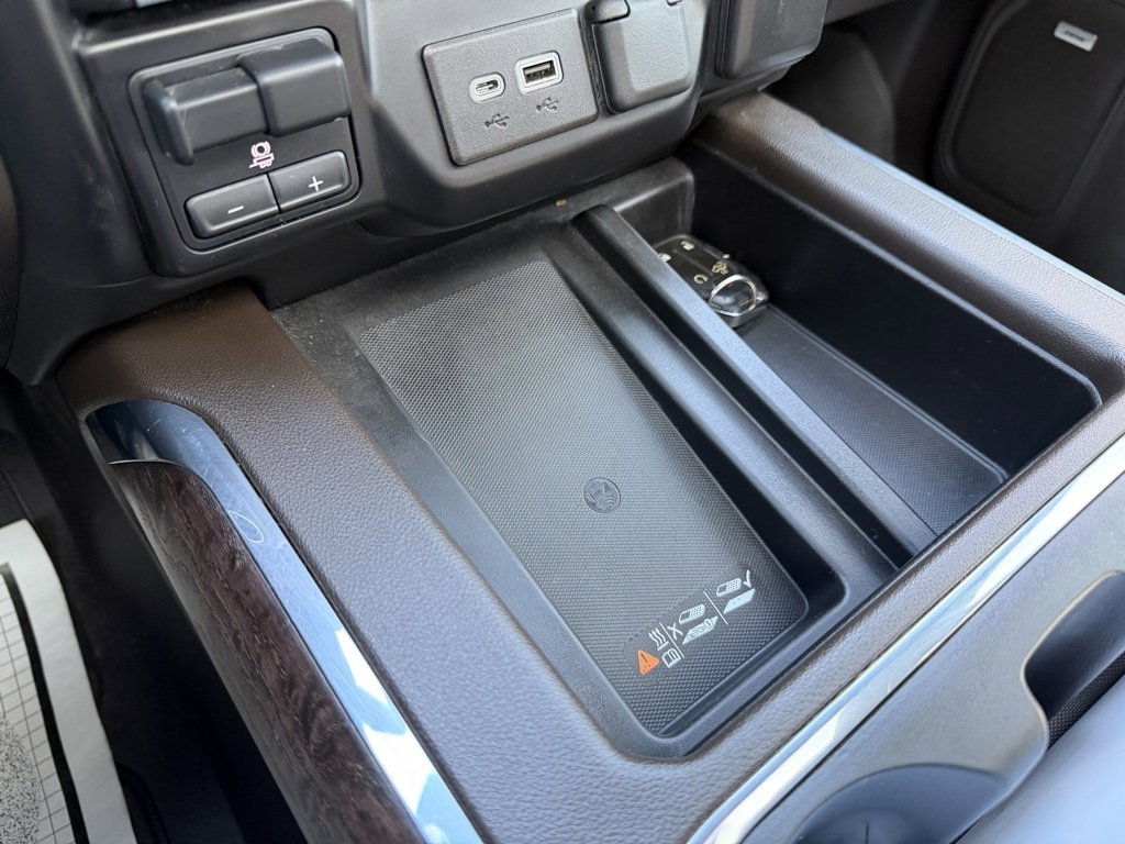 Used 2022 GMC Sierra 3500 Denali w/ Denali Ultimate Package image 24