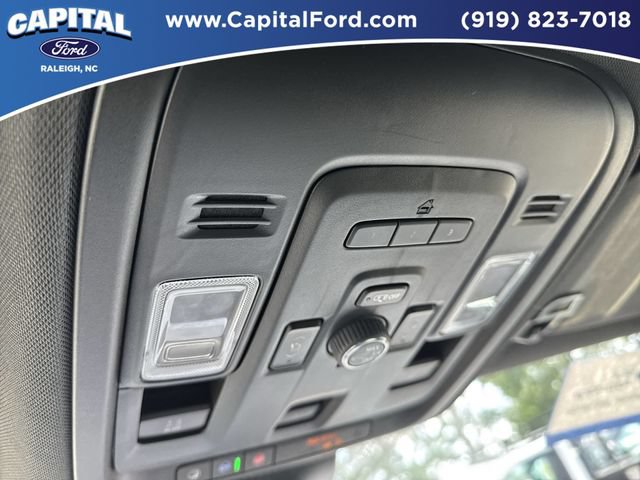 Used 2023 GMC Yukon XL SLT w/ SLT Premium Package AWD/4WD image 33