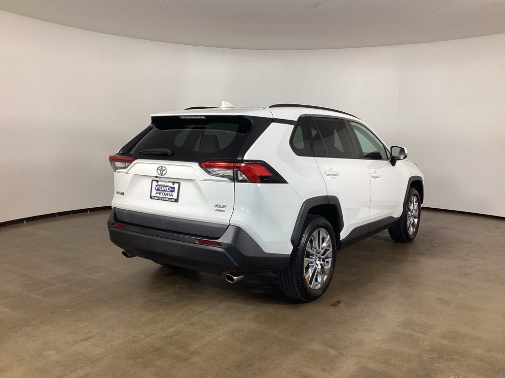Used 2020 Toyota RAV4 XLE Premium AWD/4WD image 5