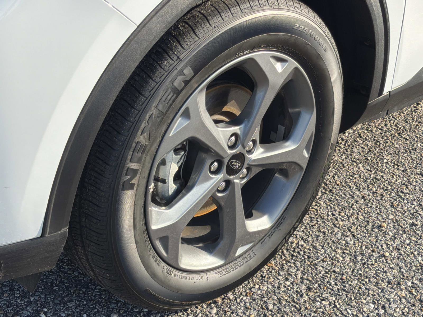 Certified 2025 Ford Escape ST-Line FWD image 9