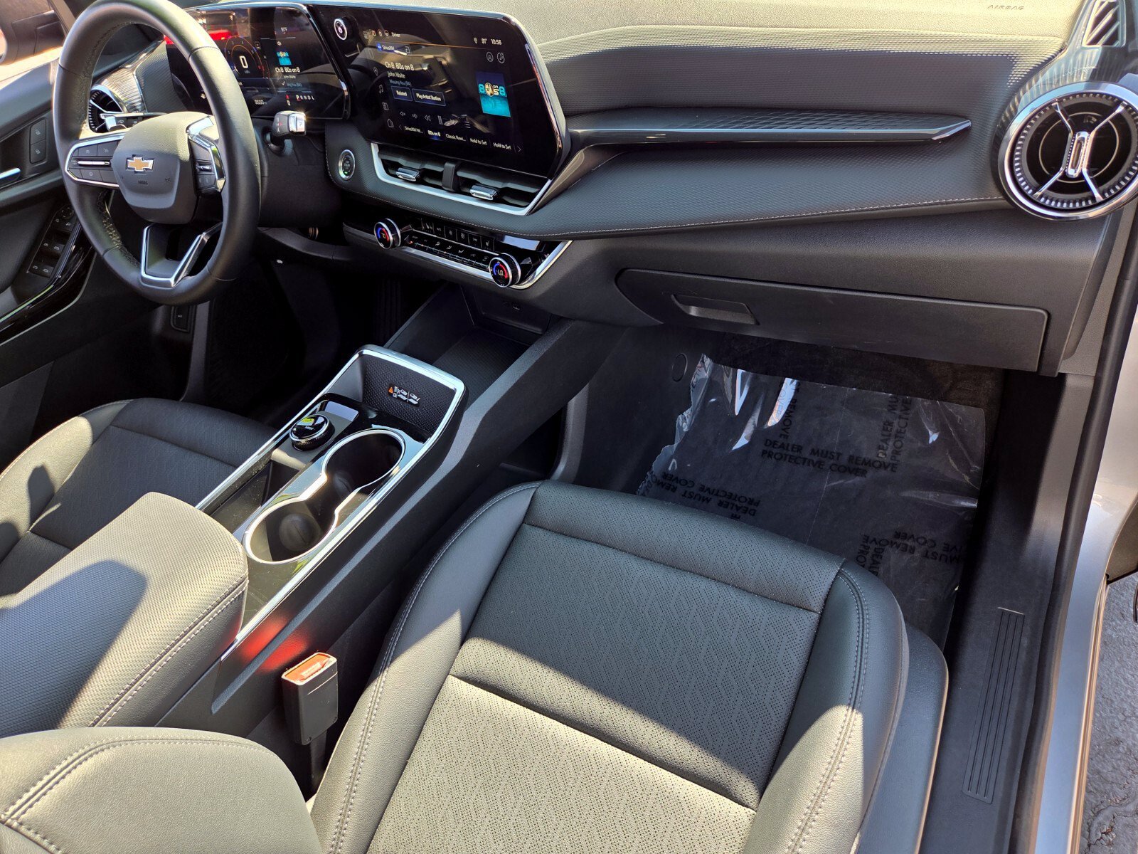 Used 2026 Chevrolet Equinox LT w/ Convenience Package II FWD image 16