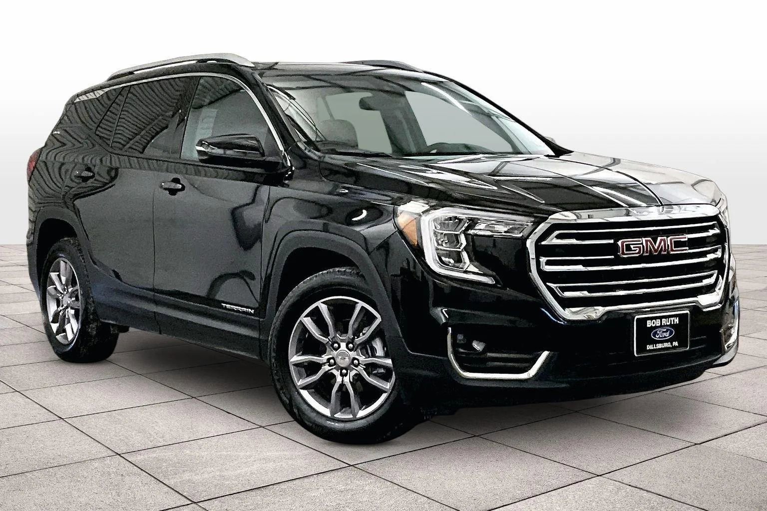 Used 2024 GMC Terrain SLT image 2
