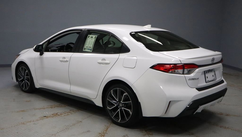 Used 2020 Toyota Corolla SE FWD image 3