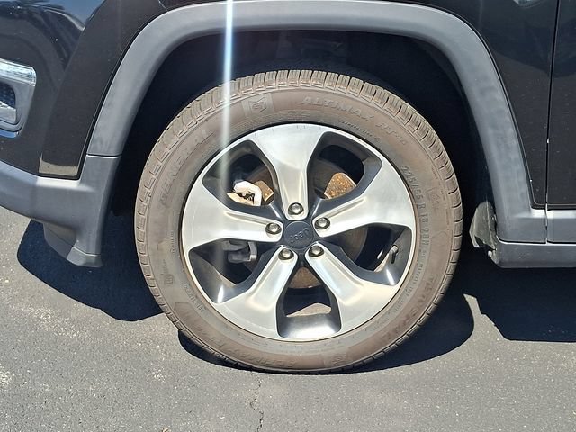 Used 2019 Jeep Compass Latitude w/ Popular Equipment Group AWD/4WD image 3
