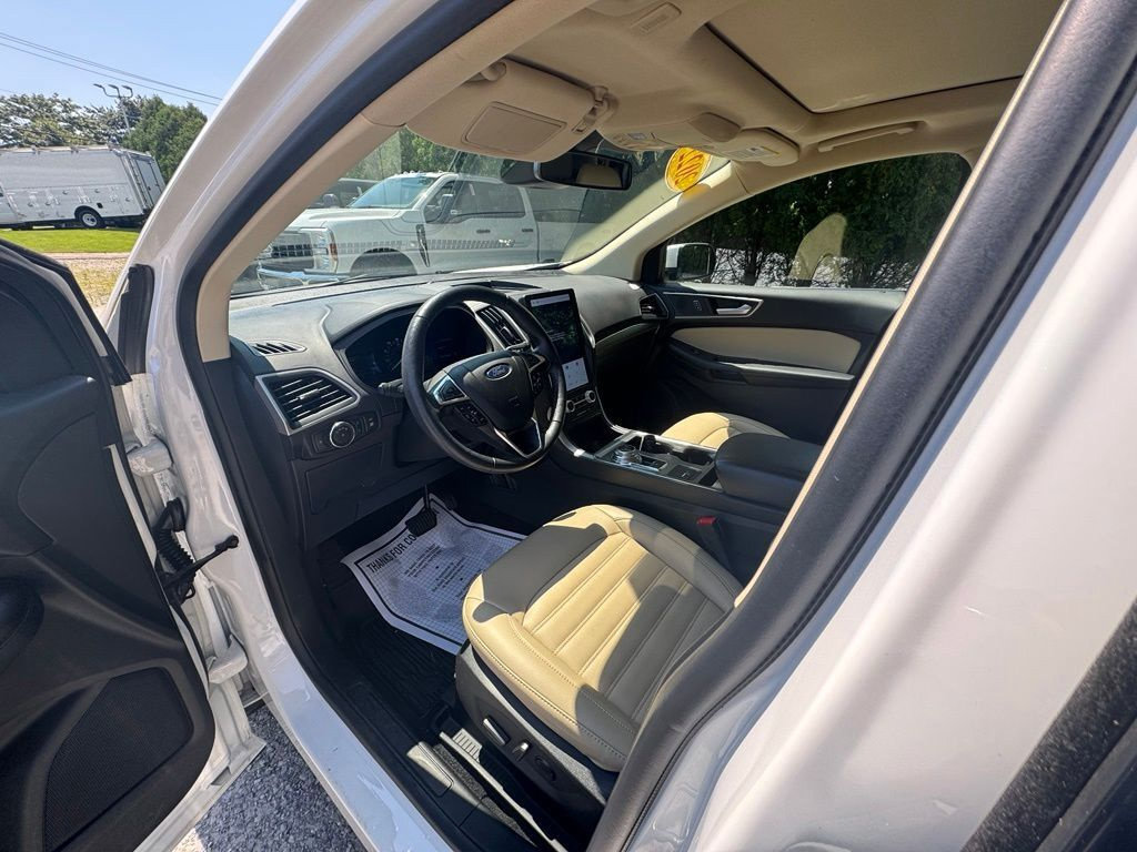 Certified 2022 Ford Edge SEL w/ Convenience Package AWD/4WD image 13