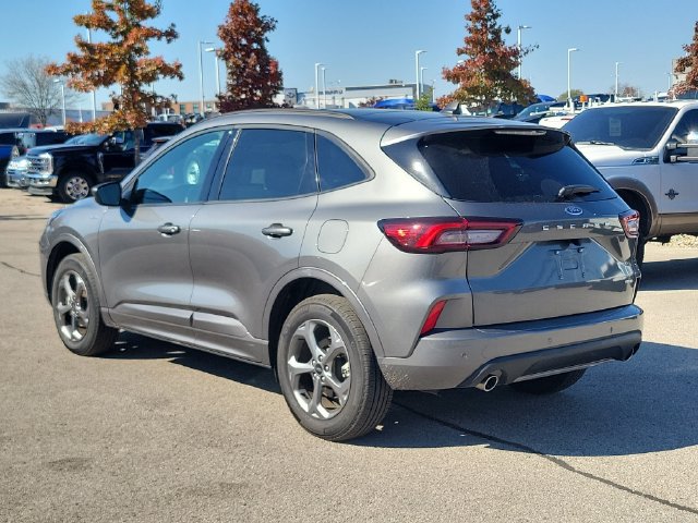 Certified 2024 Ford Escape ST-Line w/ Tech Pack #1 AWD/4WD image 3